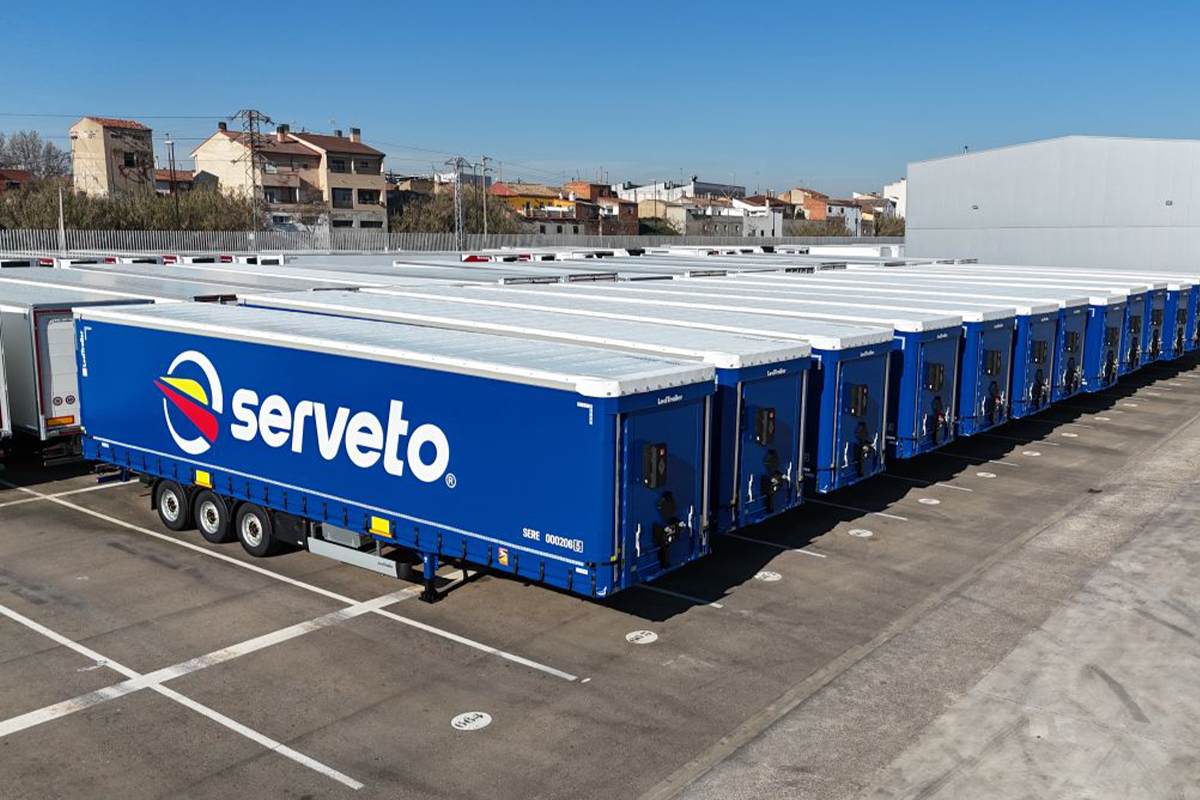 Serveto refuerza su apuesta por la multimodalidad con la incorporación de 70 semirremolques P400 Multi X3 de Lecitrailer