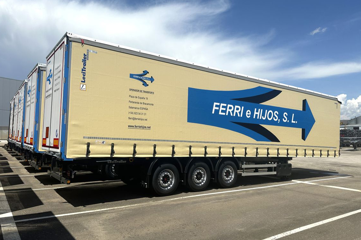 Transportes Ferri e hijos refuerza su flota con 5 lonas Elite portabobinas de Lecitrailer